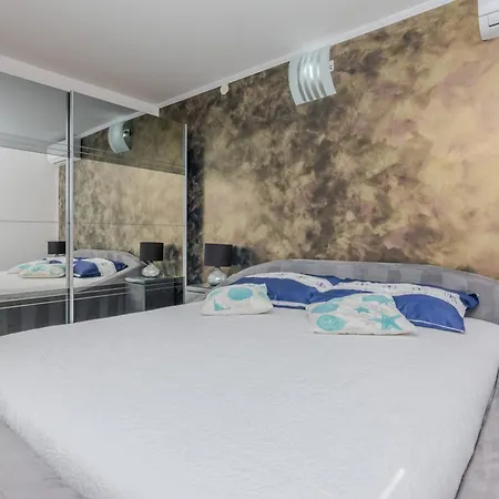 By The Sea - 18588 Appartement Vir
