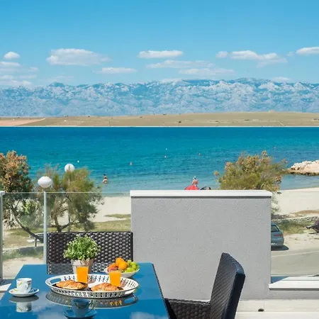 Apartment By The Sea - 18588