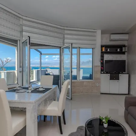 Apartment By The Sea - 18588 *