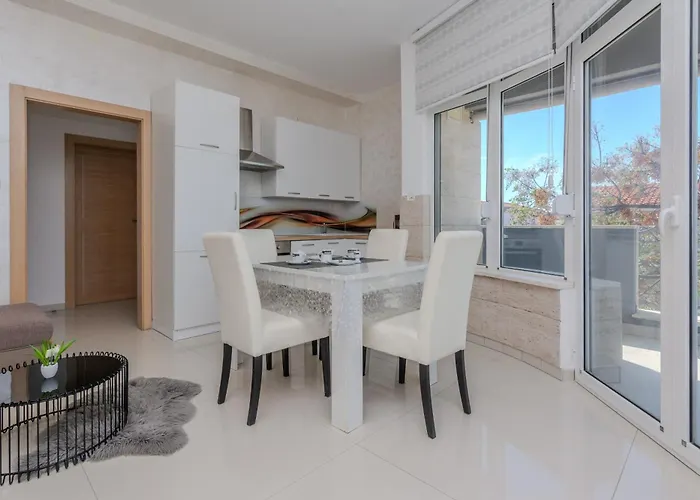 By The Sea - 18588 Apartman *